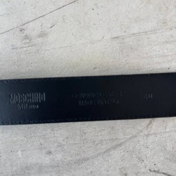 Moschino Women’s Logo Belt – Size 40, Brand New in Box, Authentic - Picture 3 of 4